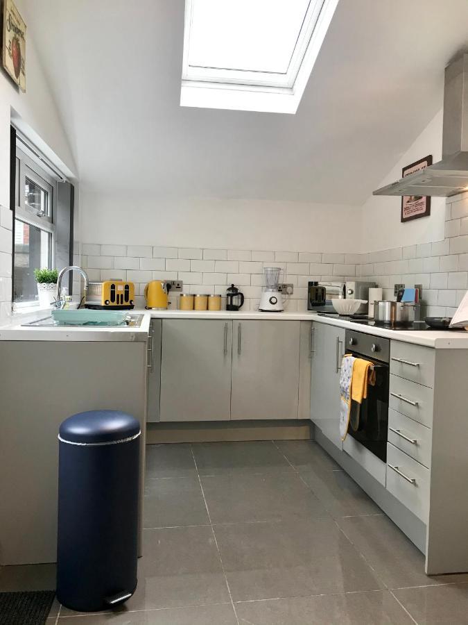 Stylish 3 Bedroom House Only 5 Mins From M6/M58 Wigan Exterior foto